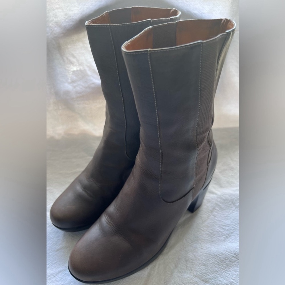 Cole Haan with Nike Air Size 7B Chunky Heel Boot Brown